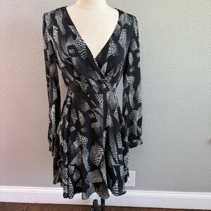 Express Wrap‎ Dress Size XS Keyhole Back EUC